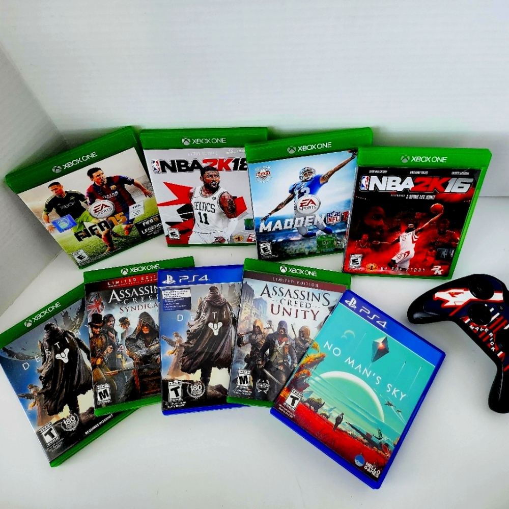XBOX ONE & PS4 Bundle 9 games and 1 controller used no damage
